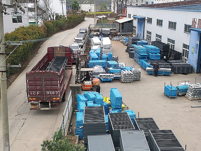 2025年3月26日鋅鋼圍墻護欄裝車發貨! 2025年3月26日鋅鋼圍墻護欄裝車發貨!