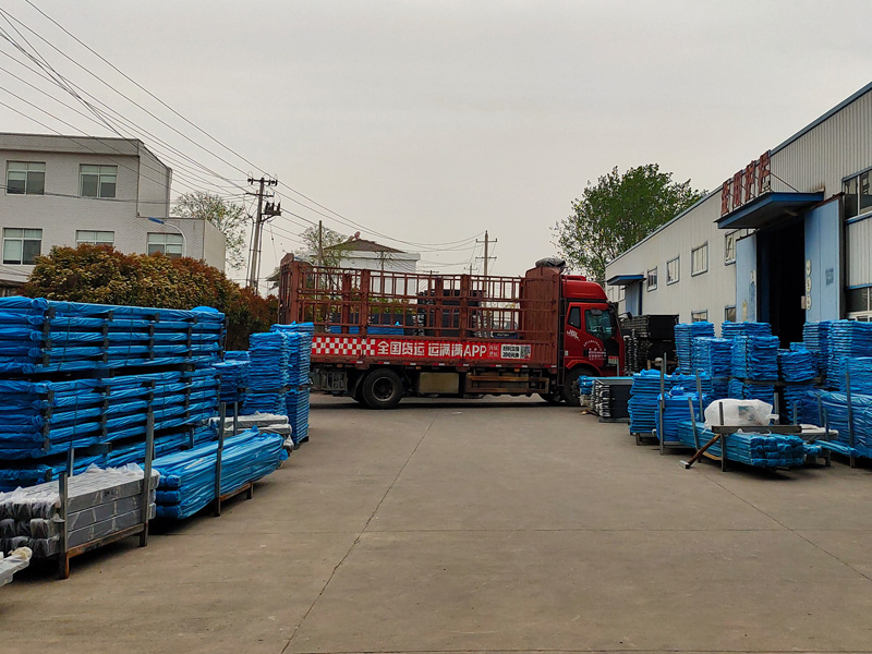 2025年4月12日鋁合金百葉窗裝車發(fā)貨！