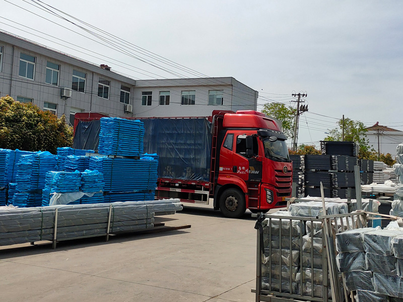 2025年4月16日鋅鋼護(hù)窗欄桿裝車發(fā)貨！