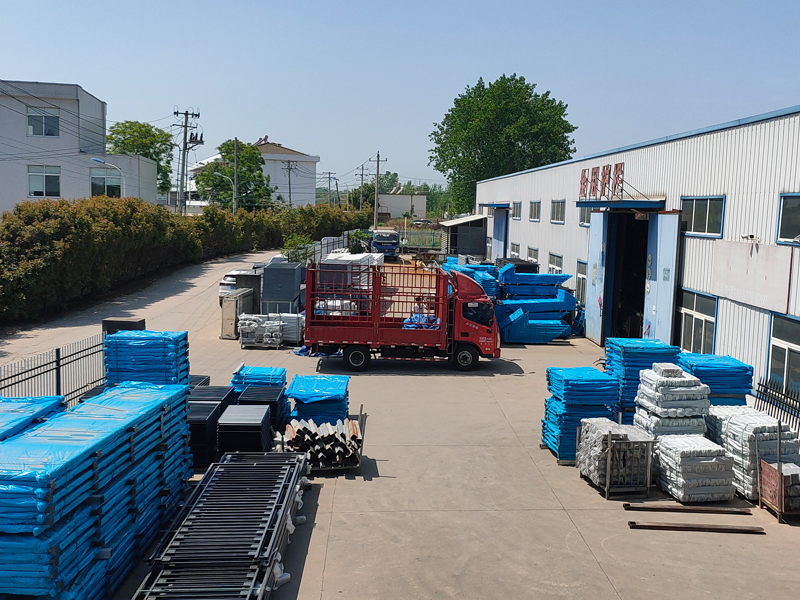 2025年4月25日鋅鋼飄窗護(hù)欄裝車發(fā)貨! 2025年4月25日鋅鋼飄窗護(hù)欄裝車發(fā)貨!