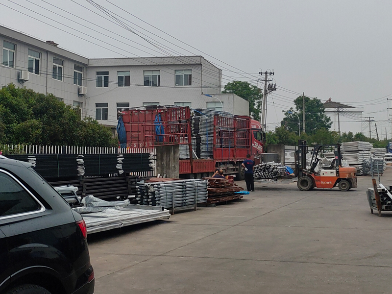 2025年5月22日鋅鋼連廊欄桿裝車發(fā)貨！