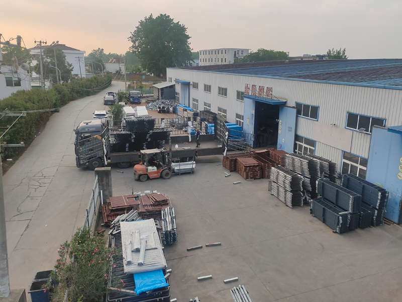 2025年5月24日鋅鋼圍墻護(hù)欄裝車發(fā)貨！