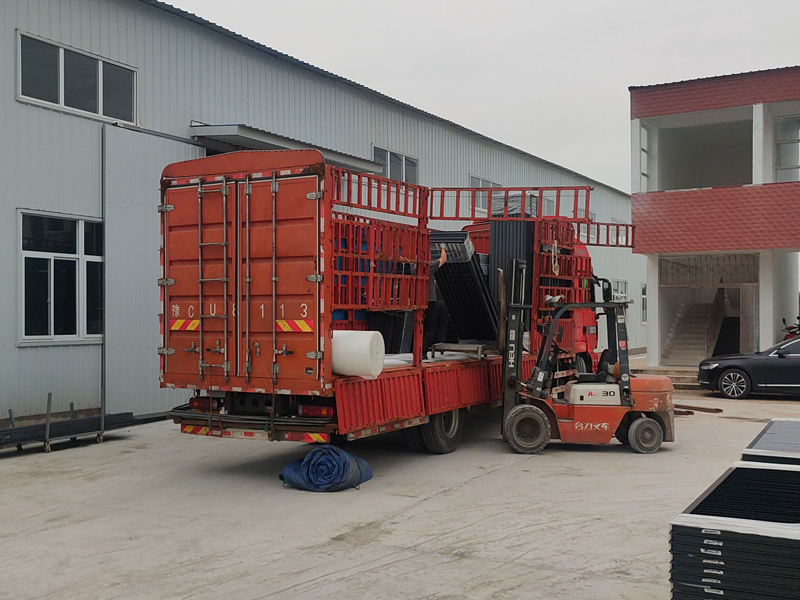 2025年6月23日鋁合金百葉窗裝車發貨！